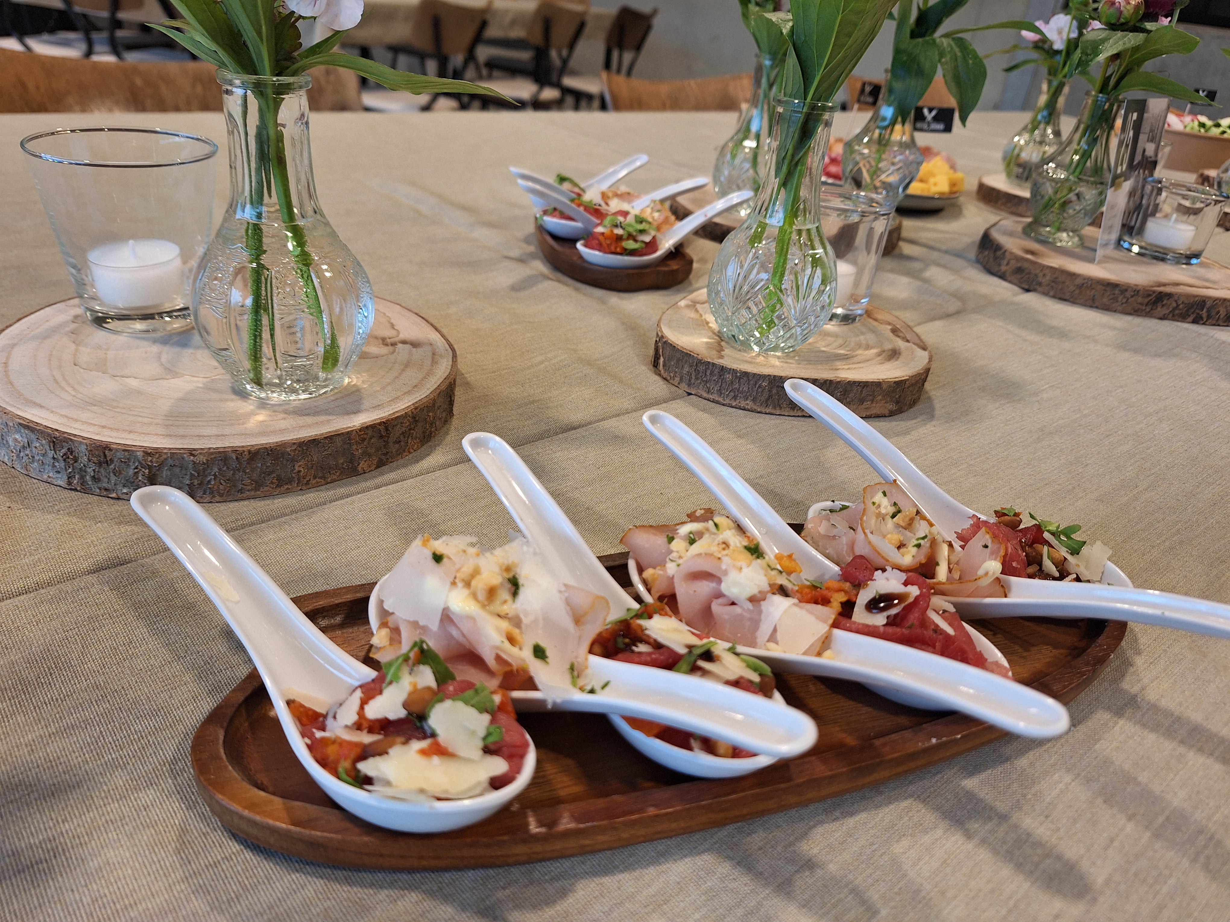 Hapjes in de hoevezaal